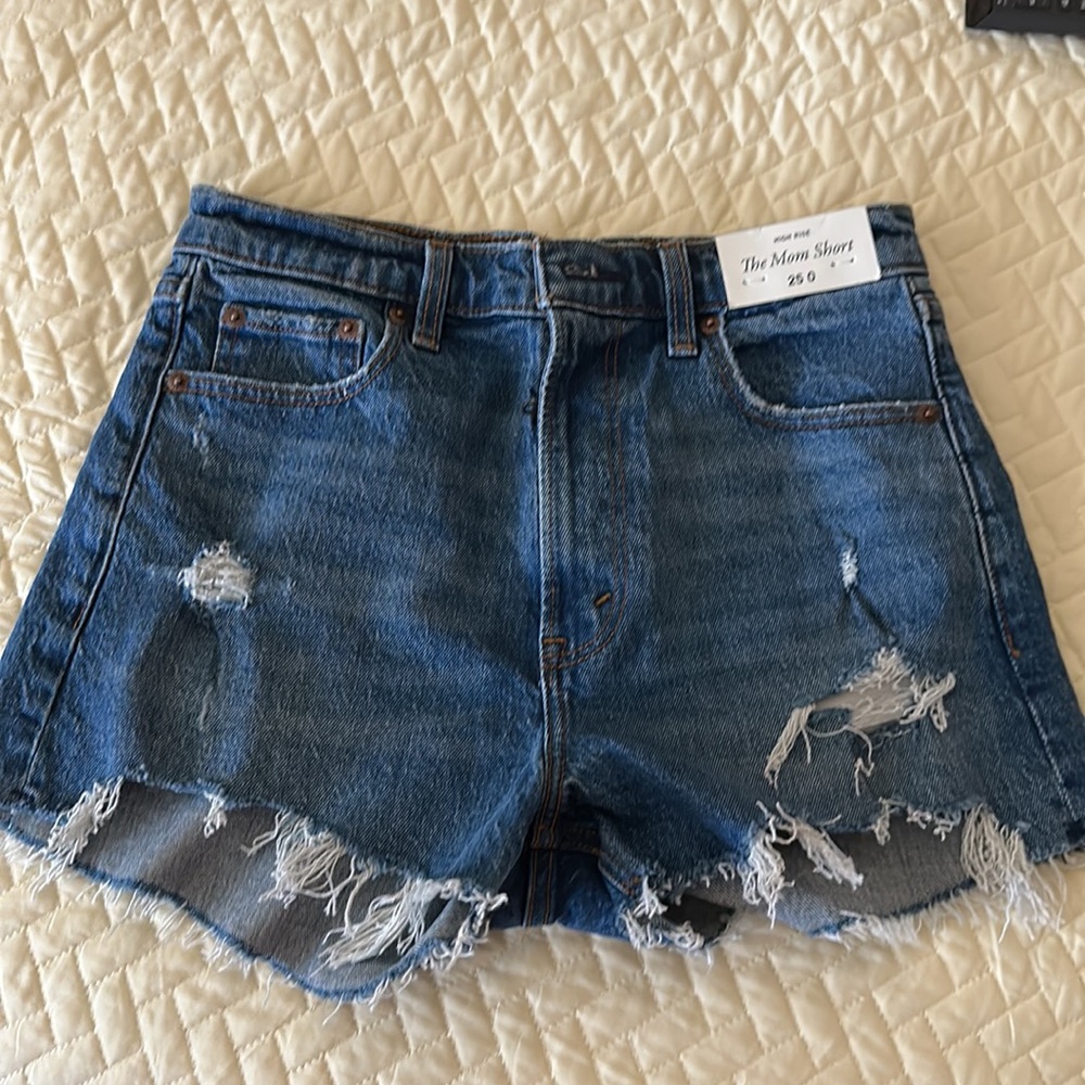 NWT Abercrombie & Fitch High Rise Mom Short -Size 25